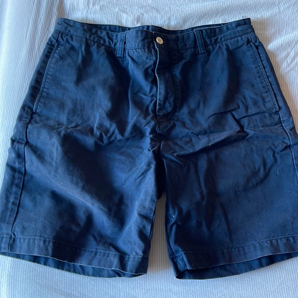 Vineyard Vines Club shorts size 33